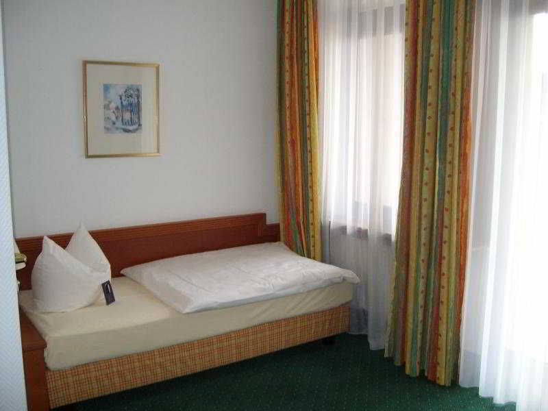City Hotel Kaiserhof Offenbach am Main Room photo